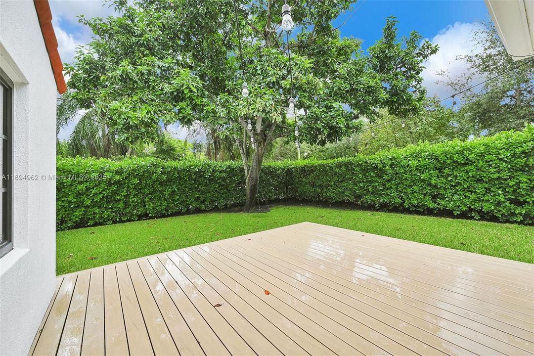 Active With Contract: $1,195,000 (3 beds, 2 baths, 1935 Square Feet)