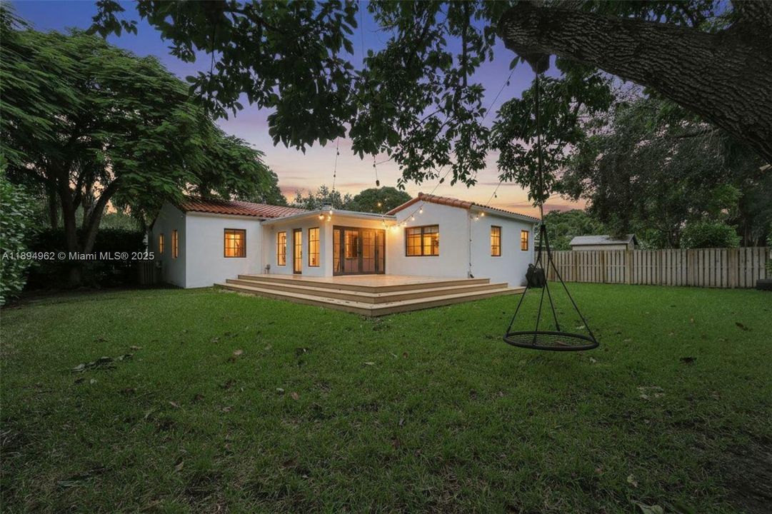 Active With Contract: $1,195,000 (3 beds, 2 baths, 1935 Square Feet)