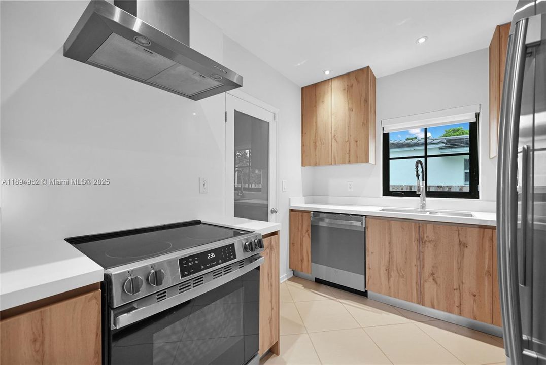 Active With Contract: $1,195,000 (3 beds, 2 baths, 1935 Square Feet)