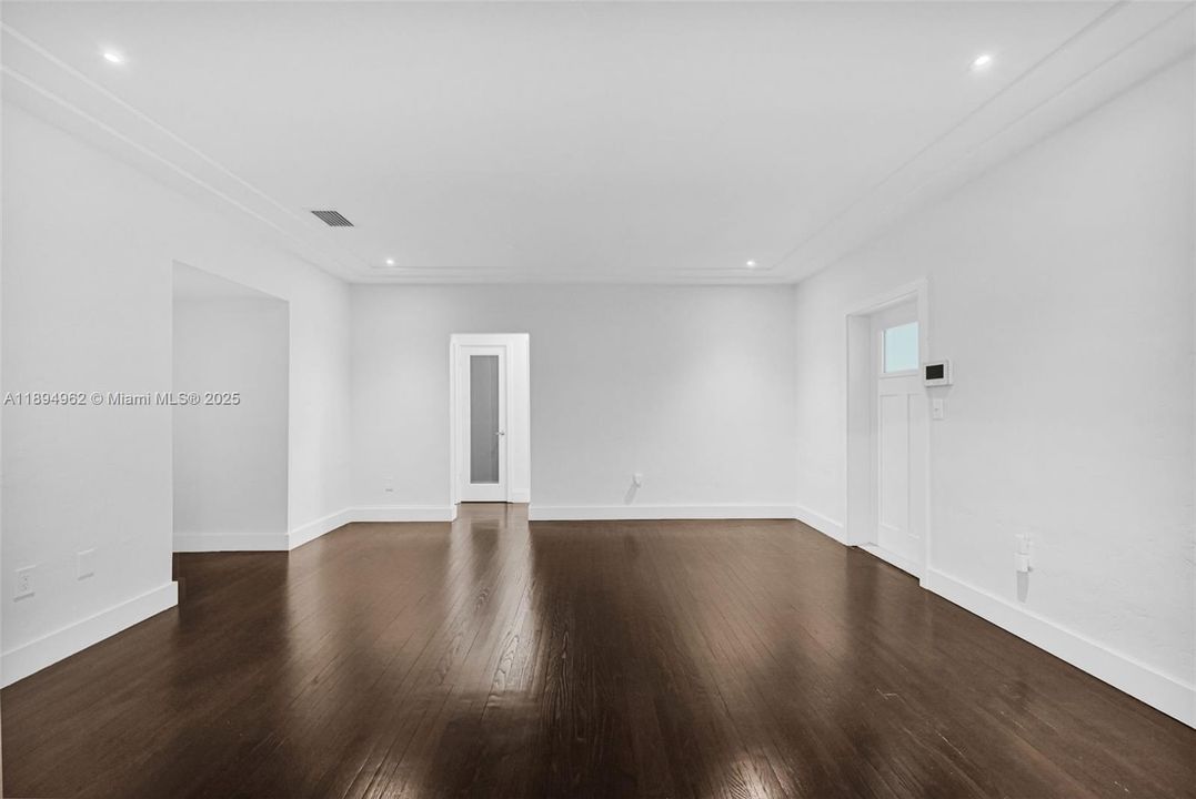 Active With Contract: $1,195,000 (3 beds, 2 baths, 1935 Square Feet)