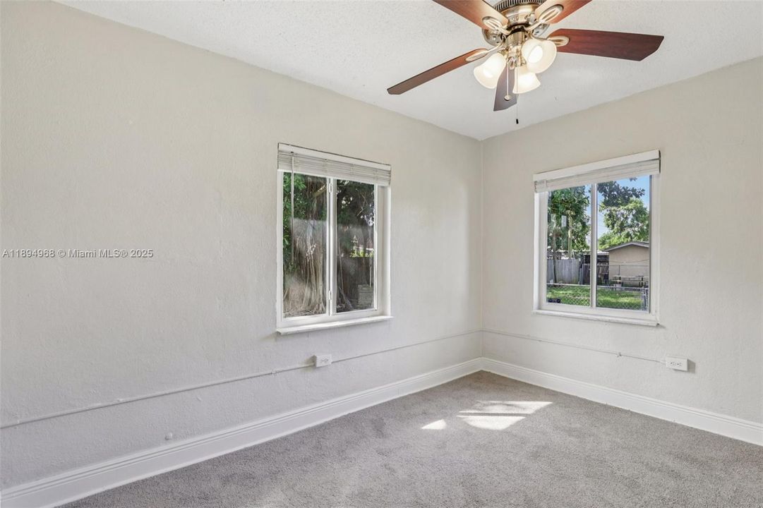 For Sale: $697,500 (4 beds, 2 baths, 1300 Square Feet)