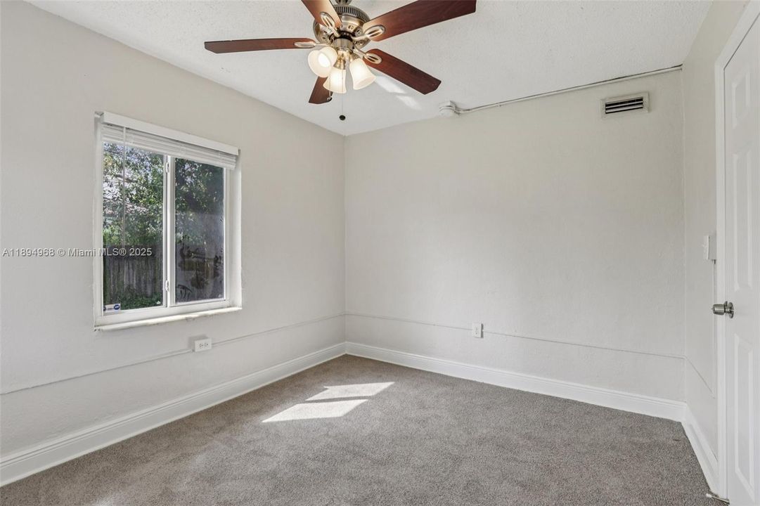 For Sale: $697,500 (4 beds, 2 baths, 1300 Square Feet)