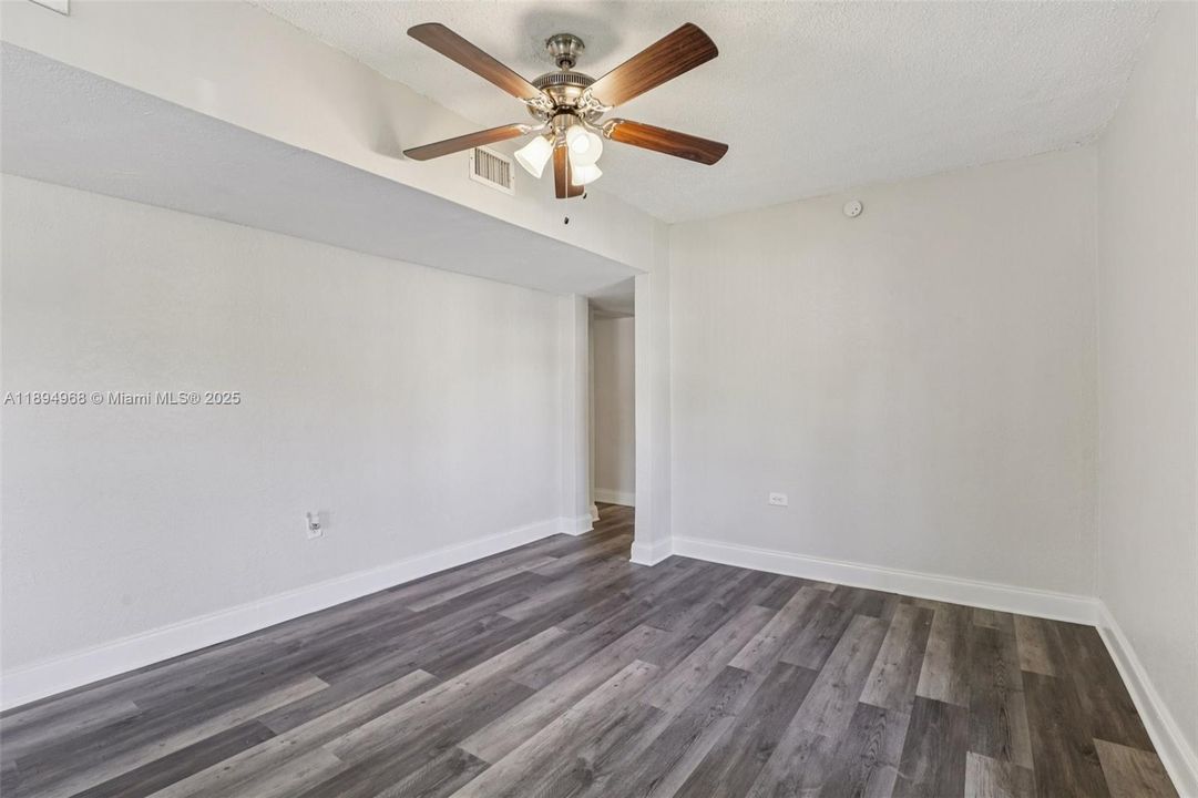 For Sale: $697,500 (4 beds, 2 baths, 1300 Square Feet)