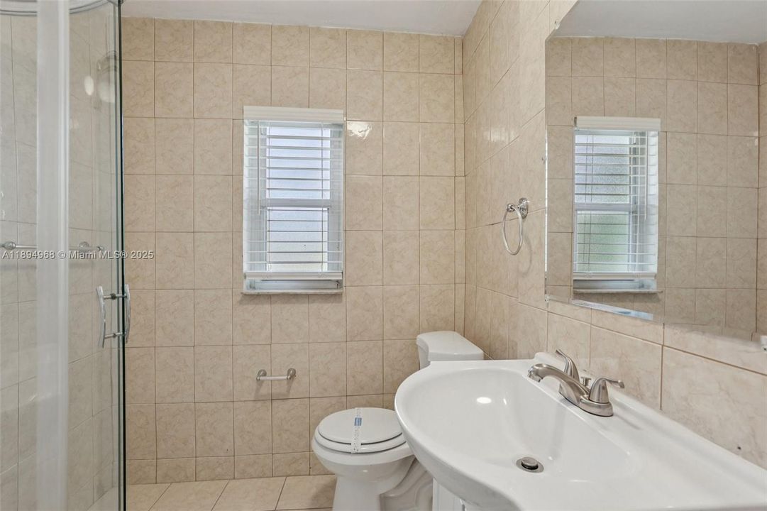 For Sale: $697,500 (4 beds, 2 baths, 1300 Square Feet)