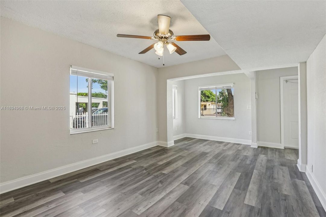 For Sale: $697,500 (4 beds, 2 baths, 1300 Square Feet)