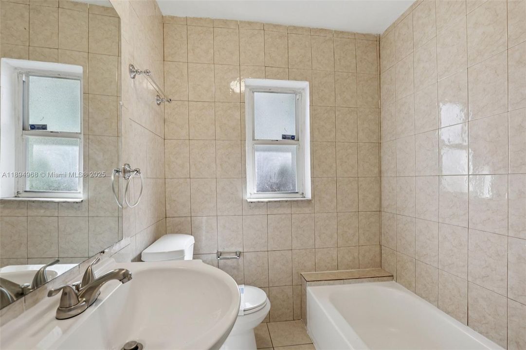 For Sale: $697,500 (4 beds, 2 baths, 1300 Square Feet)