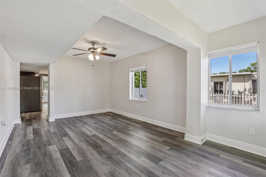 For Sale: $697,500 (4 beds, 2 baths, 1300 Square Feet)