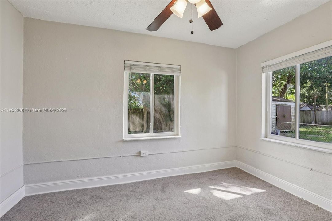 For Sale: $697,500 (4 beds, 2 baths, 1300 Square Feet)