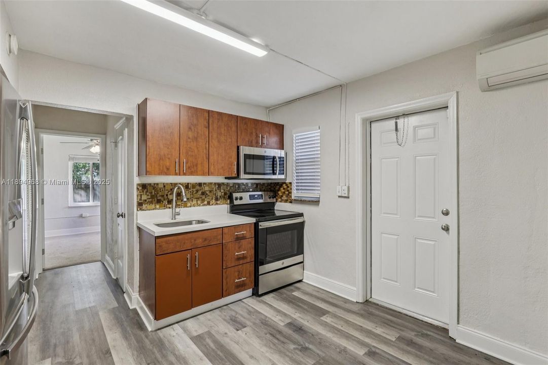 For Sale: $697,500 (4 beds, 2 baths, 1300 Square Feet)