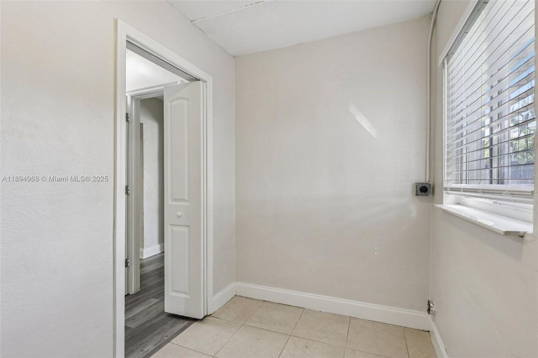 For Sale: $697,500 (4 beds, 2 baths, 1300 Square Feet)