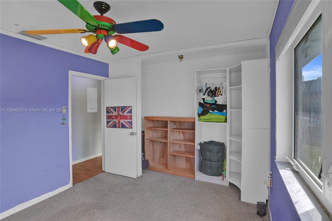 Под контрактом: $787,500 (4 спален, 2 ванн, 1930 Квадратных фут)