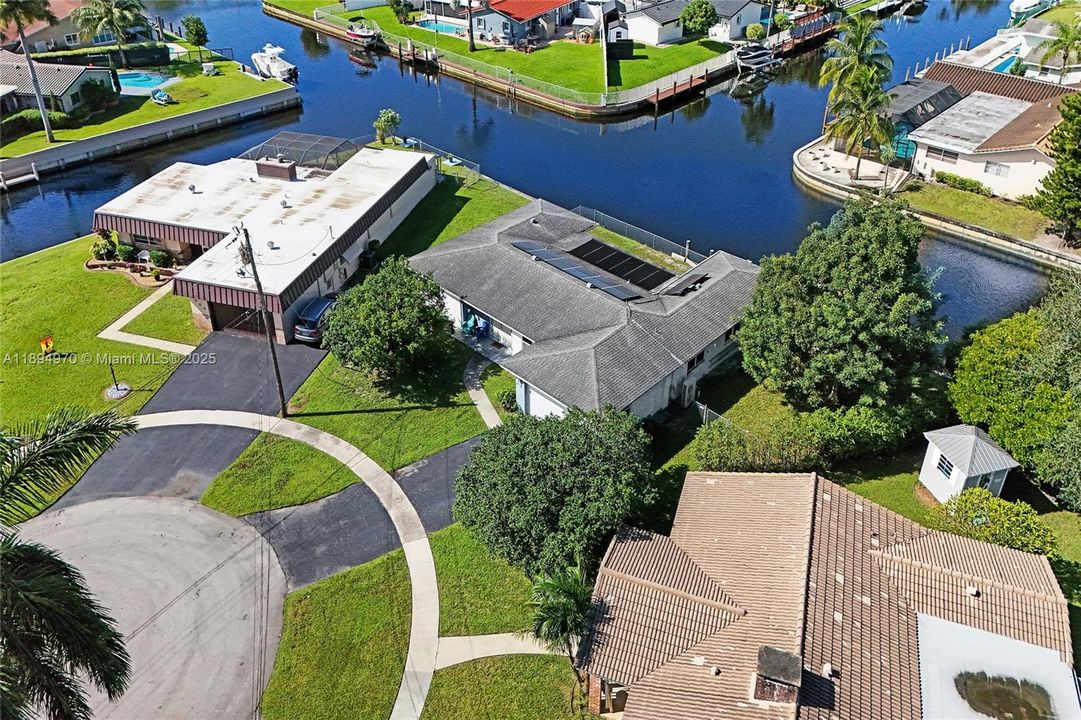 Под контрактом: $787,500 (4 спален, 2 ванн, 1930 Квадратных фут)