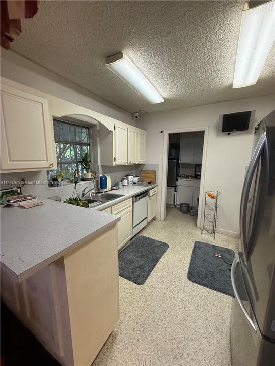 На продажу: $675,000 (3 спален, 2 ванн, 1720 Квадратных фут)