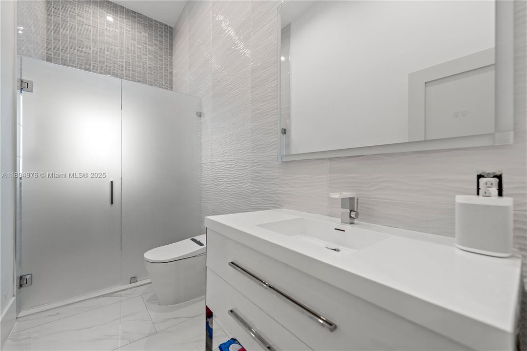 For Sale: $3,750,000 (4 beds, 5 baths, 3714 Square Feet)