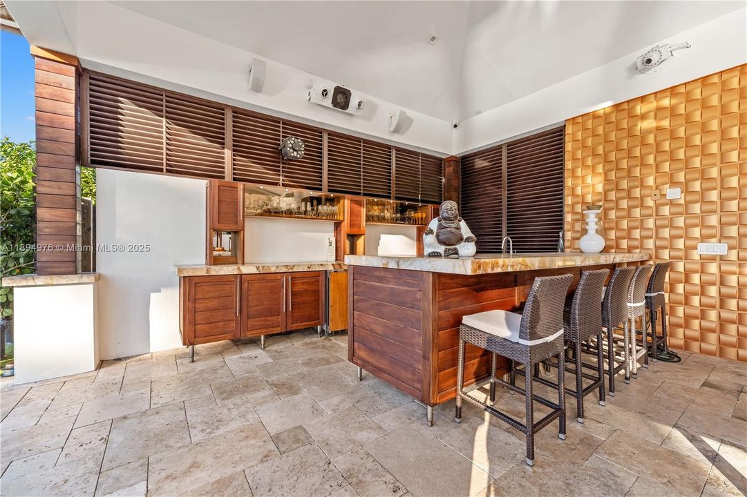 For Sale: $3,750,000 (4 beds, 5 baths, 3714 Square Feet)