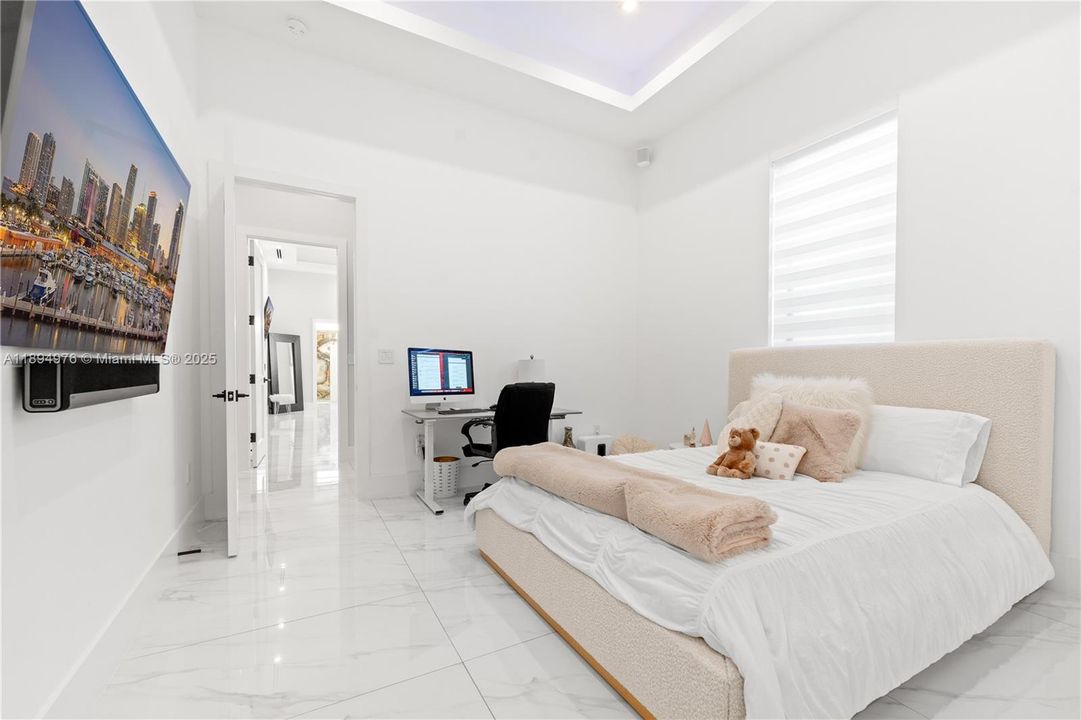 For Sale: $3,750,000 (4 beds, 5 baths, 3714 Square Feet)