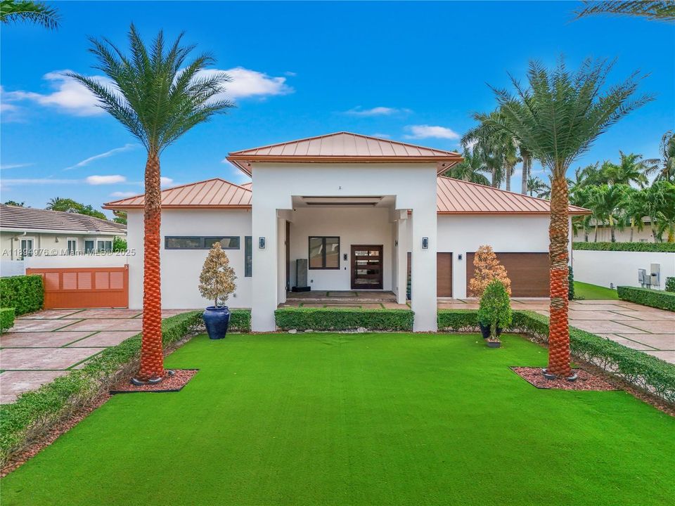 For Sale: $3,750,000 (4 beds, 5 baths, 3714 Square Feet)