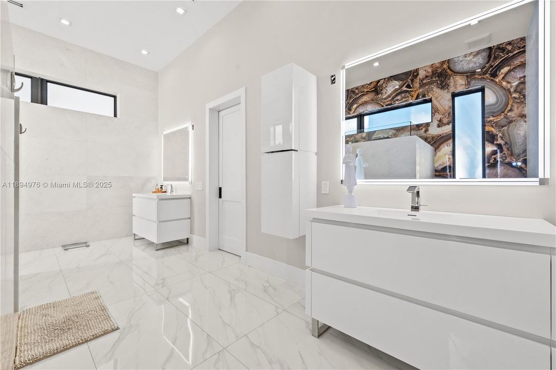 For Sale: $3,750,000 (4 beds, 5 baths, 3714 Square Feet)