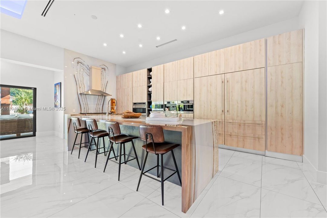 For Sale: $3,750,000 (4 beds, 5 baths, 3714 Square Feet)