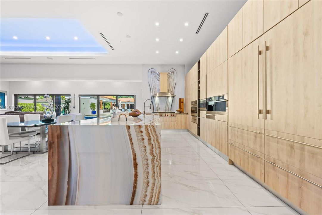 For Sale: $3,750,000 (4 beds, 5 baths, 3714 Square Feet)