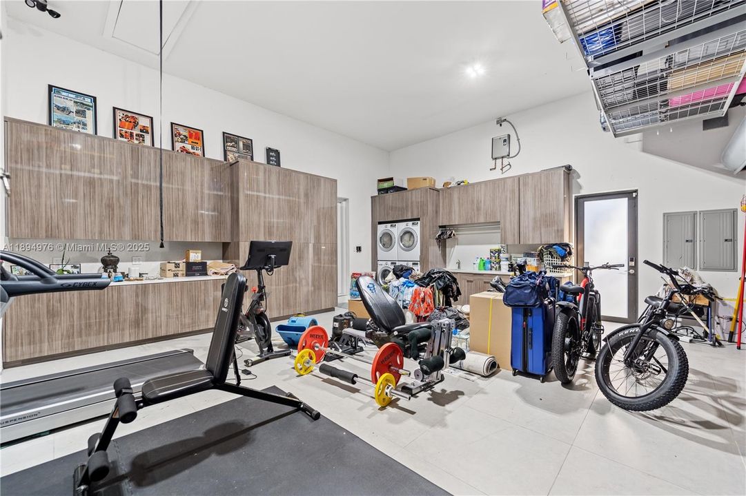 For Sale: $3,750,000 (4 beds, 5 baths, 3714 Square Feet)