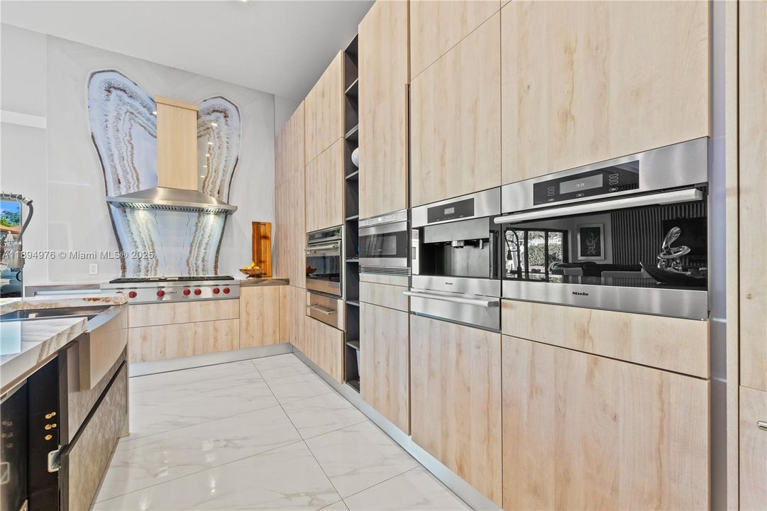 For Sale: $3,750,000 (4 beds, 5 baths, 3714 Square Feet)