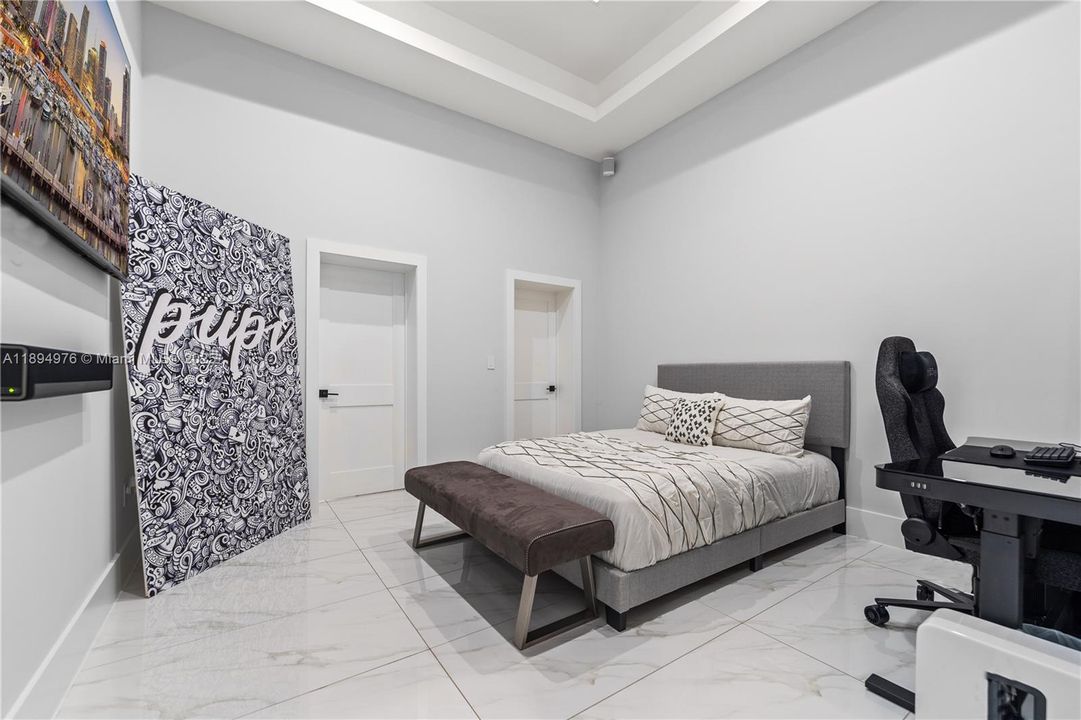 For Sale: $3,750,000 (4 beds, 5 baths, 3714 Square Feet)