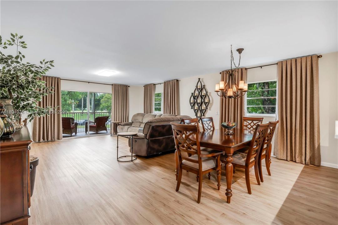 Active With Contract: $299,000 (2 beds, 2 baths, 1507 Square Feet)