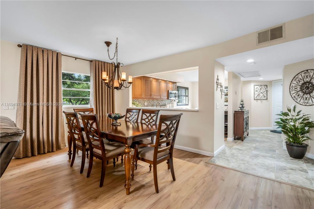 Active With Contract: $299,000 (2 beds, 2 baths, 1507 Square Feet)