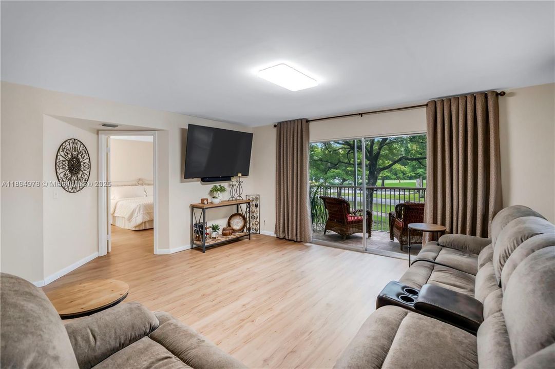 Active With Contract: $299,000 (2 beds, 2 baths, 1507 Square Feet)