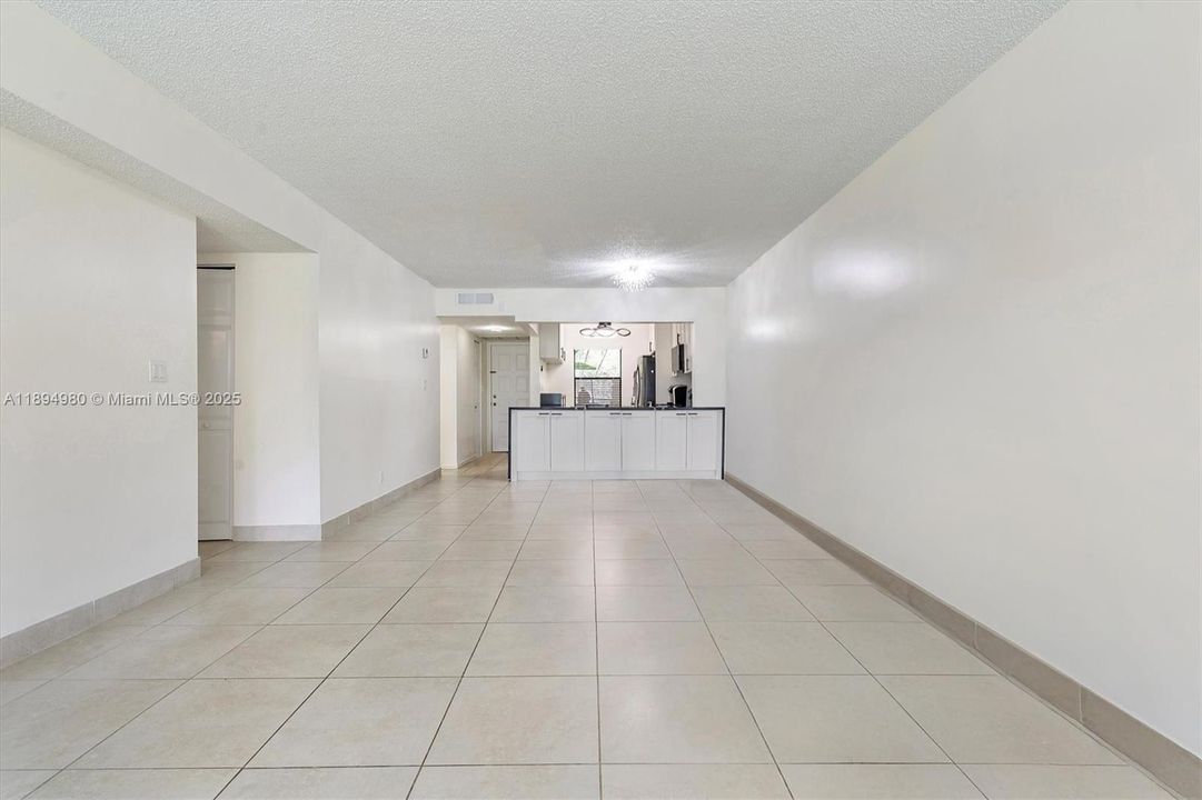 最近售出: $215,000 (2 贝兹, 2 浴室, 1140 平方英尺)