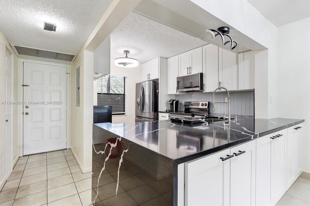 最近售出: $215,000 (2 贝兹, 2 浴室, 1140 平方英尺)