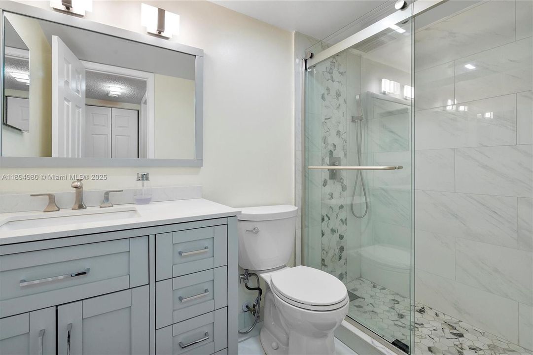 最近售出: $215,000 (2 贝兹, 2 浴室, 1140 平方英尺)