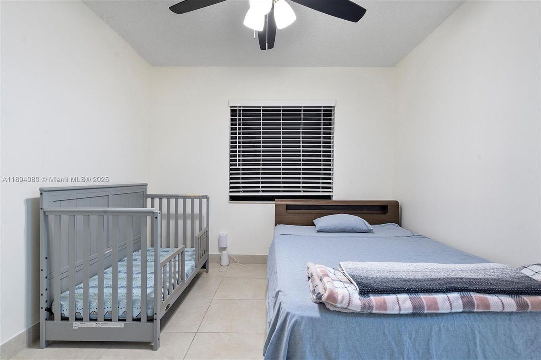 最近售出: $215,000 (2 贝兹, 2 浴室, 1140 平方英尺)