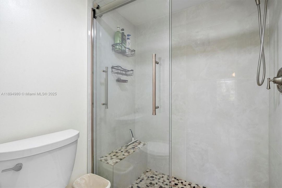 最近售出: $215,000 (2 贝兹, 2 浴室, 1140 平方英尺)