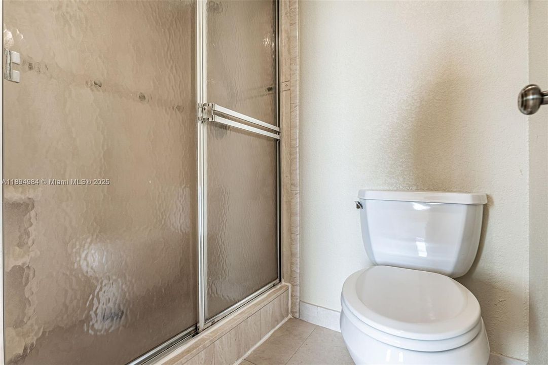 Active With Contract: $269,999 (2 beds, 2 baths, 1385 Square Feet)