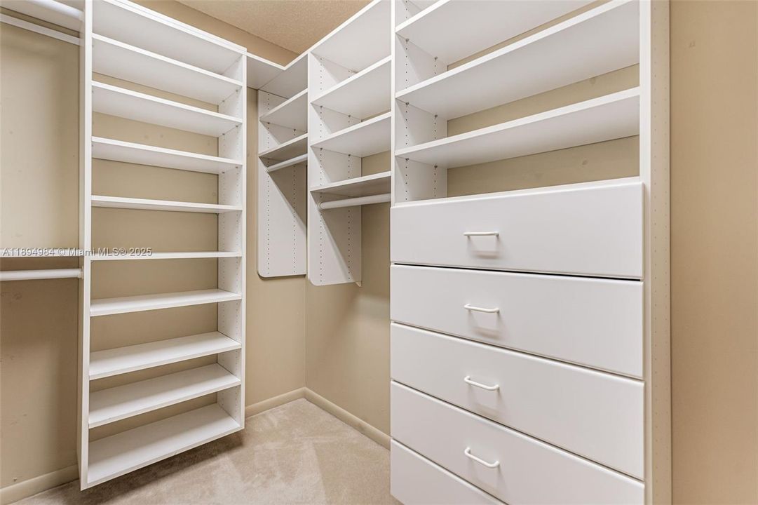 Active With Contract: $269,999 (2 beds, 2 baths, 1385 Square Feet)