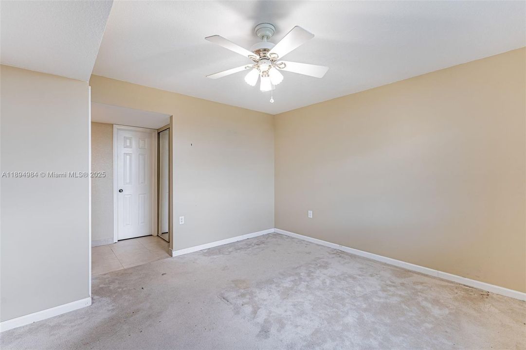 Active With Contract: $269,999 (2 beds, 2 baths, 1385 Square Feet)