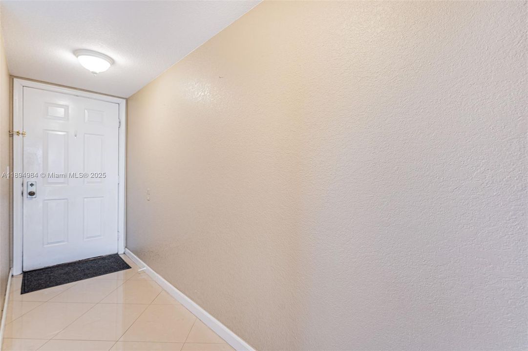 Active With Contract: $269,999 (2 beds, 2 baths, 1385 Square Feet)