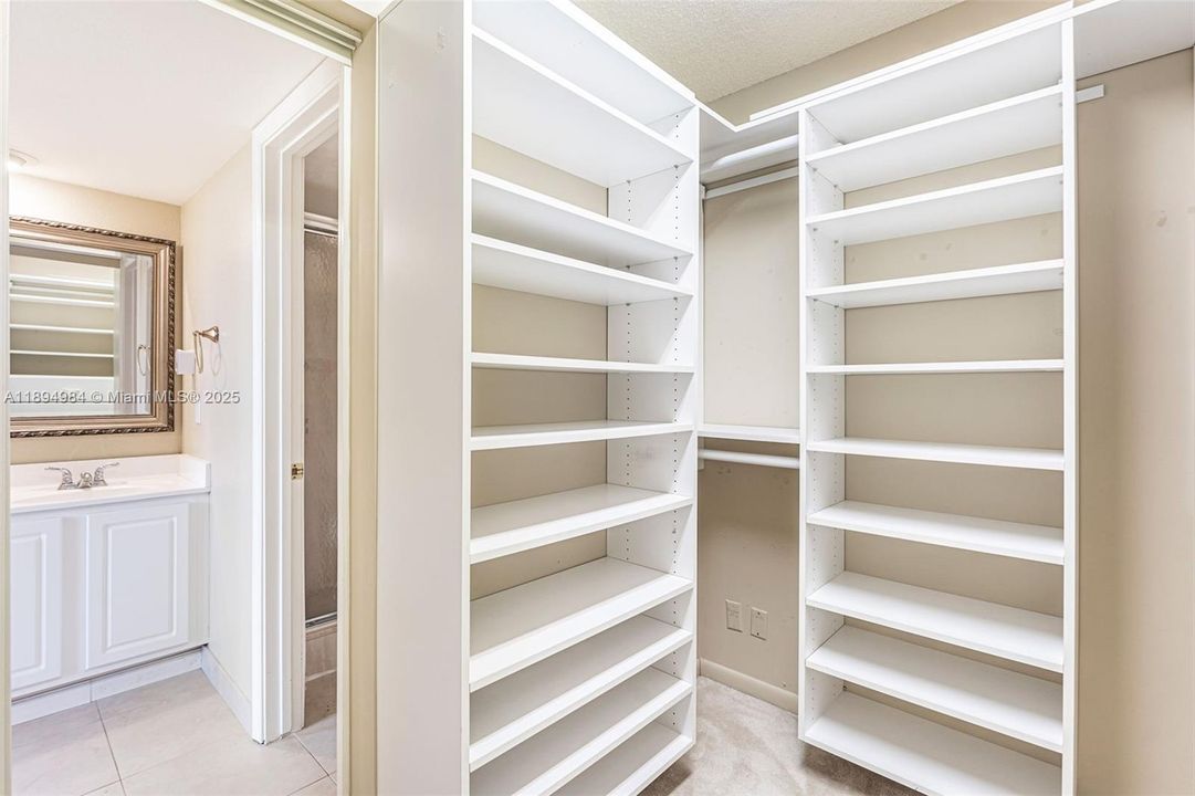 Active With Contract: $269,999 (2 beds, 2 baths, 1385 Square Feet)