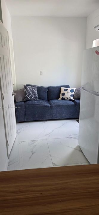 出租: $1,500 (1 贝兹, 1 浴室, 1881 平方英尺)