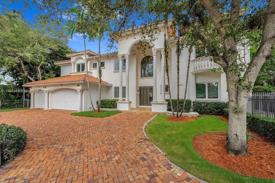 En Venta: $4,750,000 (6 camas, 6 baños, 5888 Pies cuadrados)