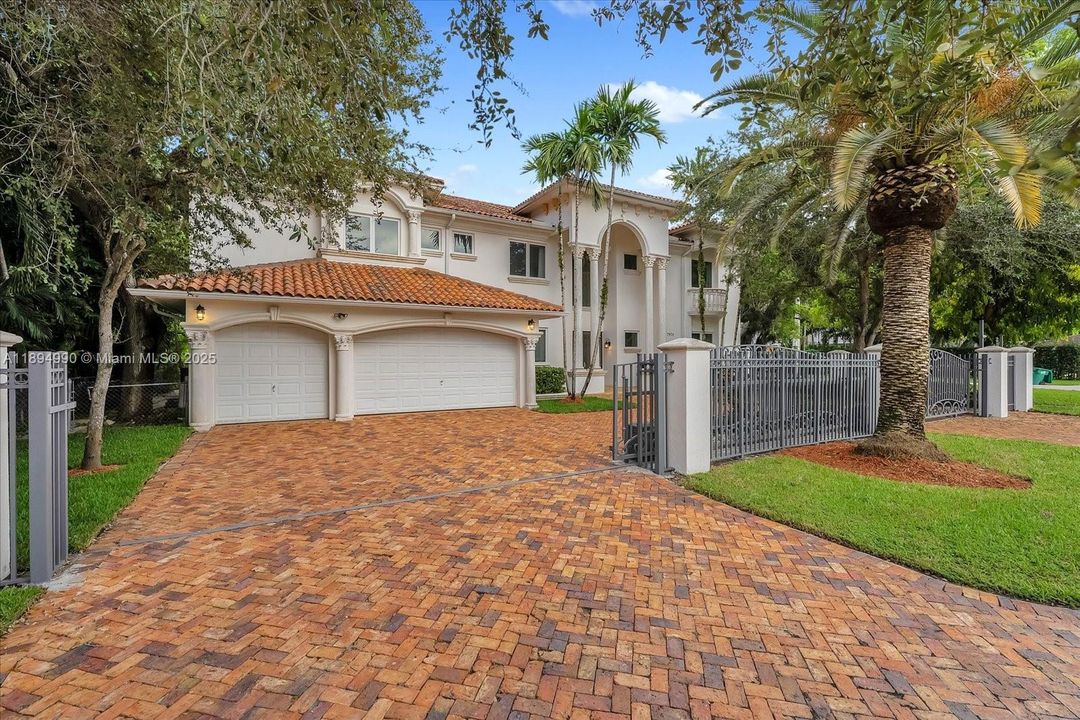 En Venta: $4,750,000 (6 camas, 6 baños, 5888 Pies cuadrados)