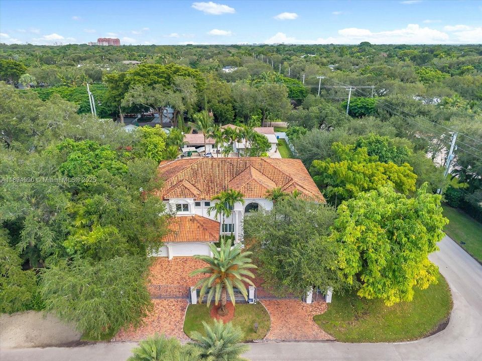 En Venta: $4,750,000 (6 camas, 6 baños, 5888 Pies cuadrados)