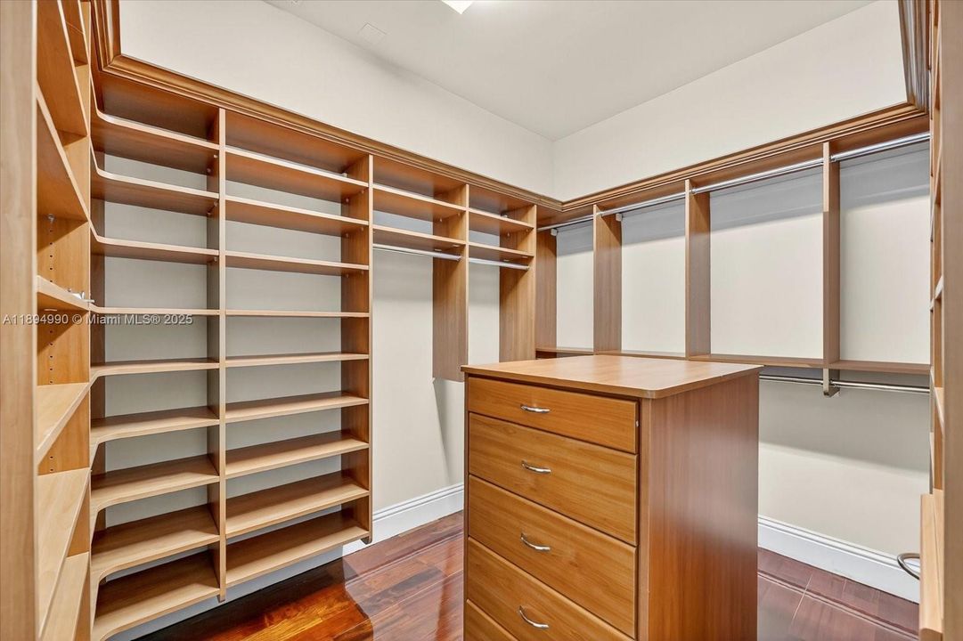 En Venta: $4,750,000 (6 camas, 6 baños, 5888 Pies cuadrados)