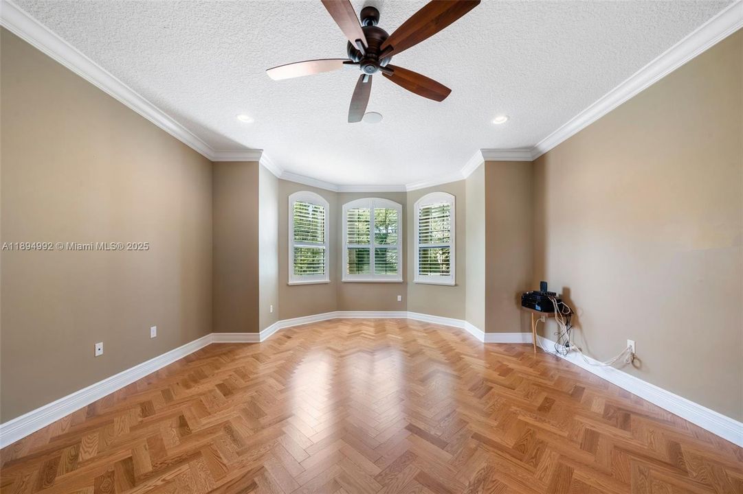 For Rent: $15,700 (5 beds, 7 baths, 5216 Square Feet)