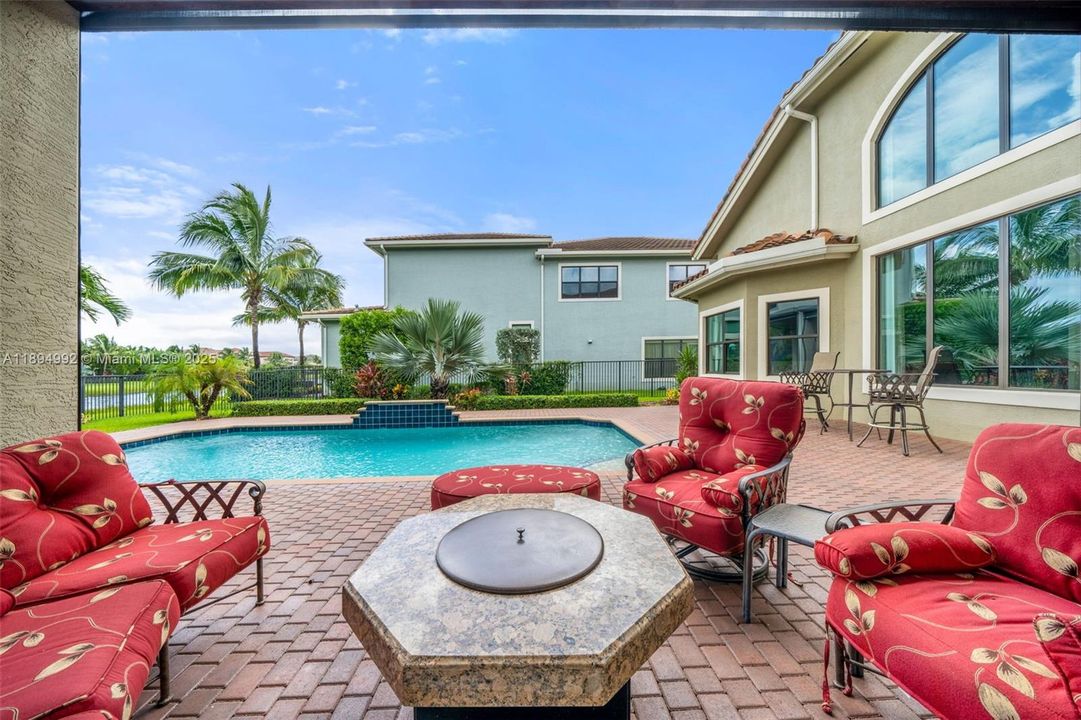 For Rent: $15,700 (5 beds, 7 baths, 5216 Square Feet)