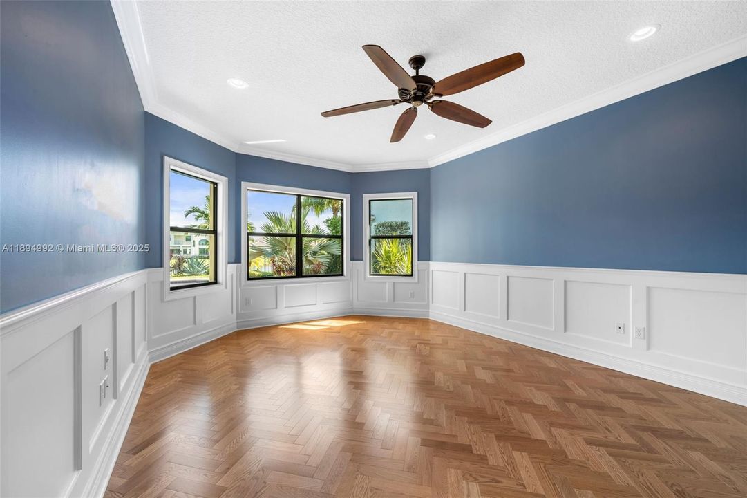 For Rent: $15,700 (5 beds, 7 baths, 5216 Square Feet)