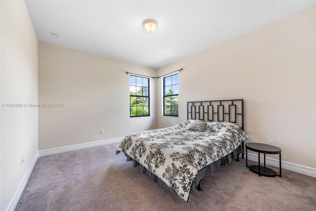 For Rent: $15,700 (5 beds, 7 baths, 5216 Square Feet)