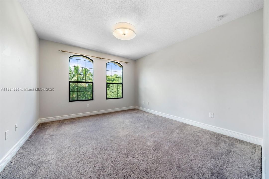 For Rent: $15,700 (5 beds, 7 baths, 5216 Square Feet)